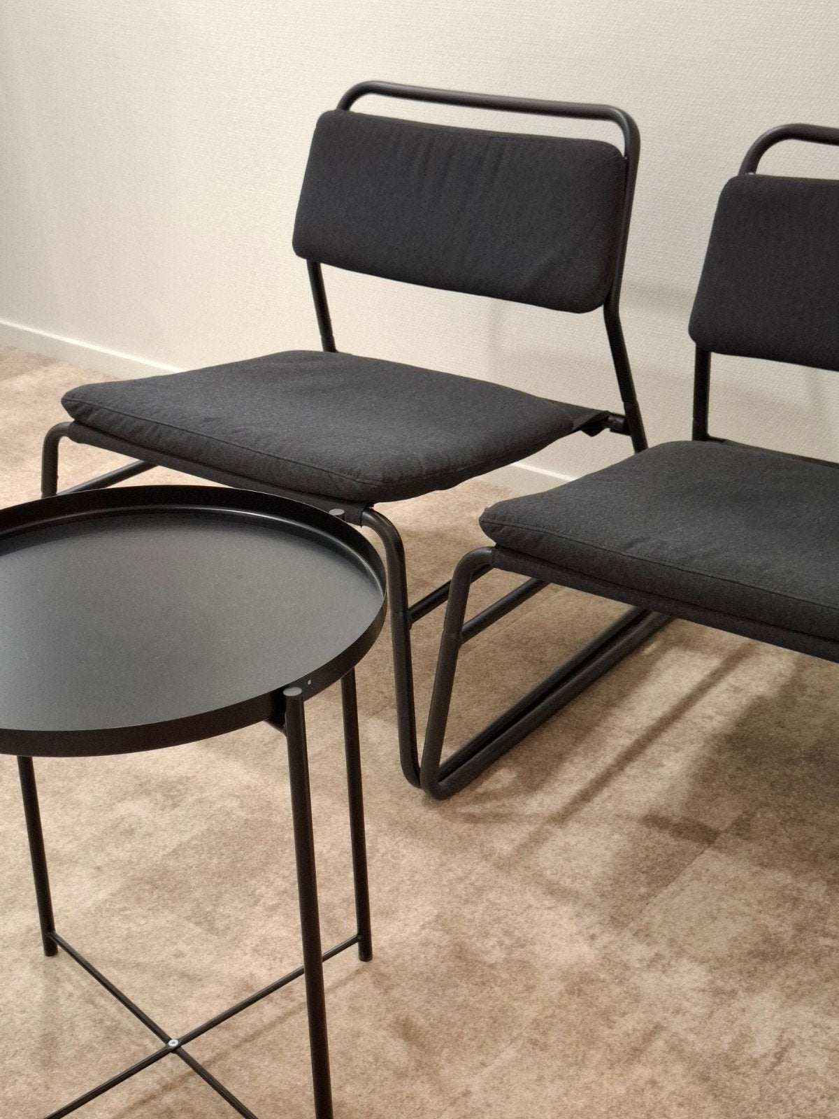Set IKEA,  2 stoelen 1 tafel 1 kapstok Linneback, Ophalen