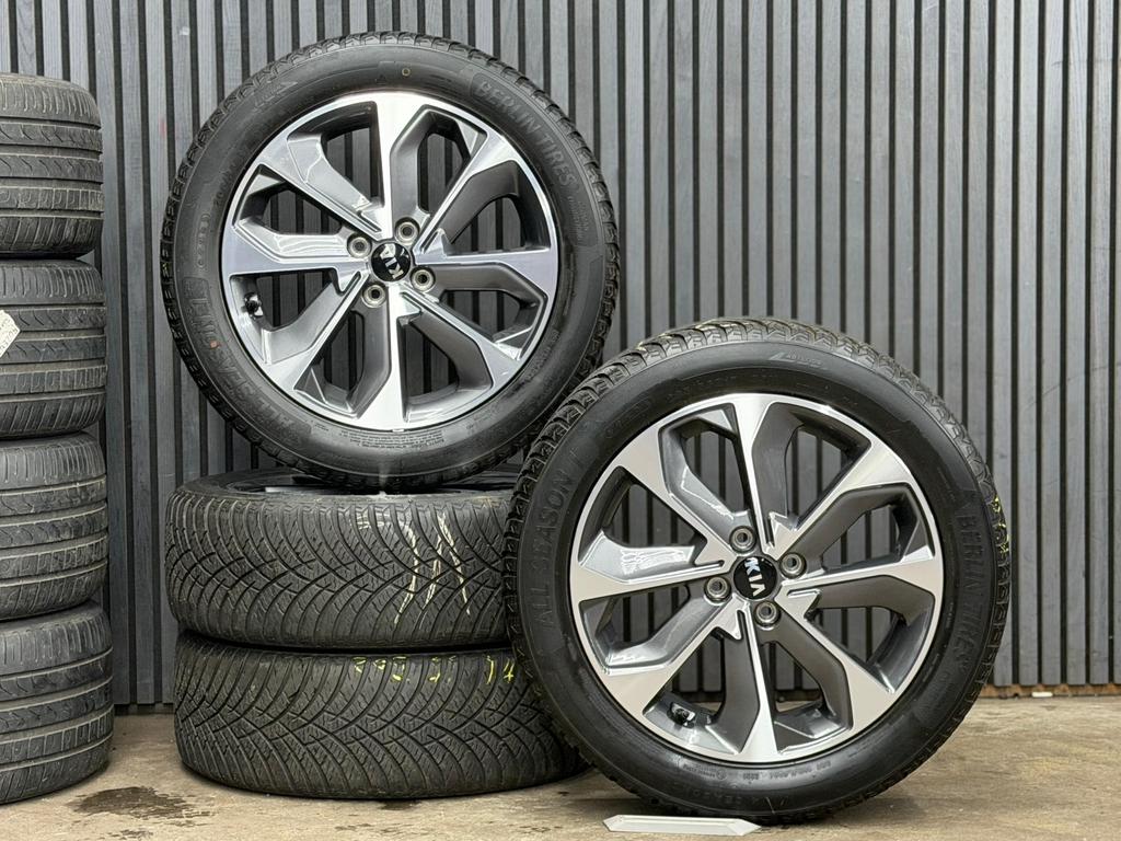 Mooie All season Set ca7mm Kia Niro 17 inch €699,-, Ophalen, Banden en Velgen, 17 inch, 205 mm