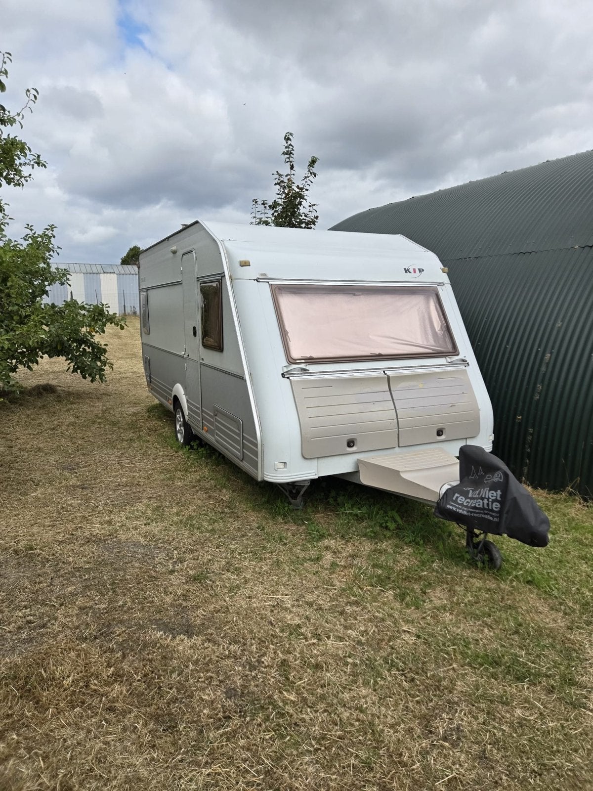 Kip Star-Line 47 TDB caravan met rondzit en vast bed, Rondzit, Kip, Omvormbare zithoek, Schokbreker