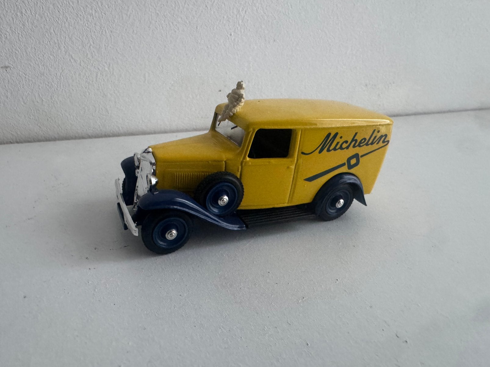 1:43 Citroen 1500 Kg Michelin Eligor Geel/bl., Ophalen of Verzenden, Gebruikt, Auto, Overige merken