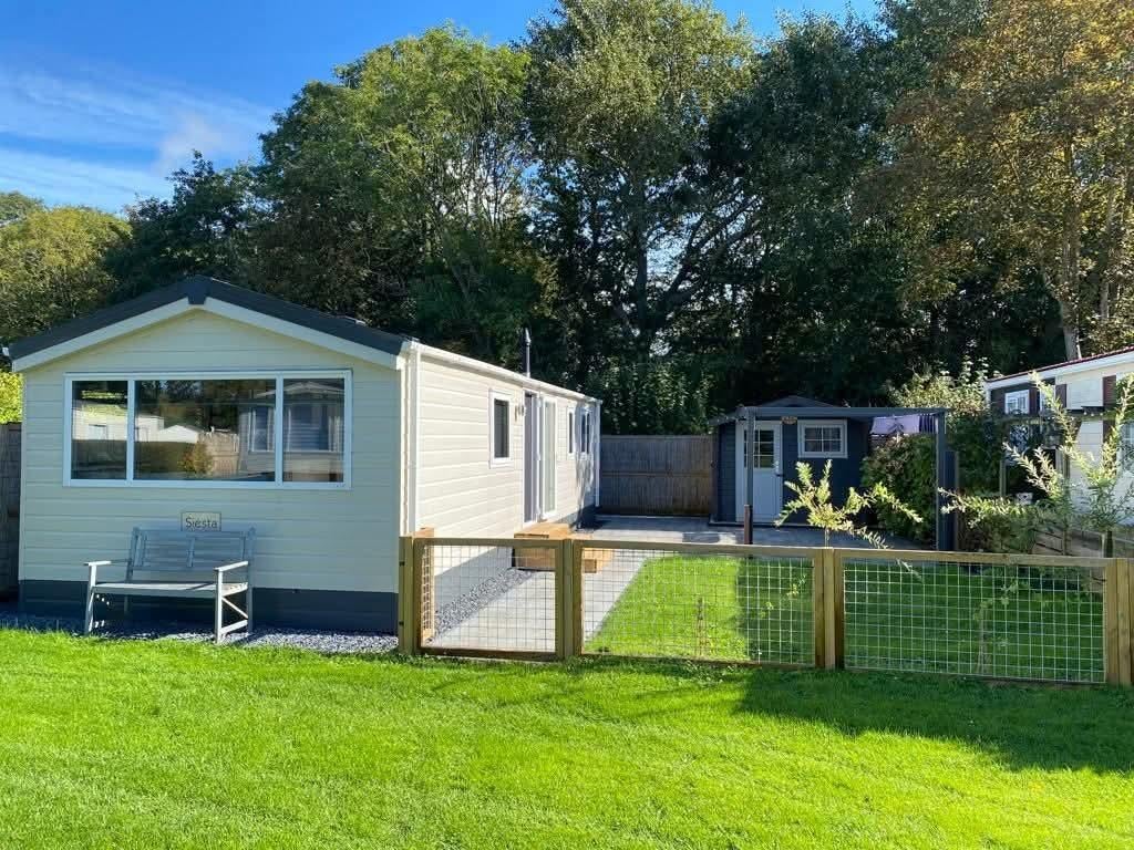 Chalet stacaravan (2020) in Rockanje, vlakbij de kust, Caravans en Kamperen, Stacaravans