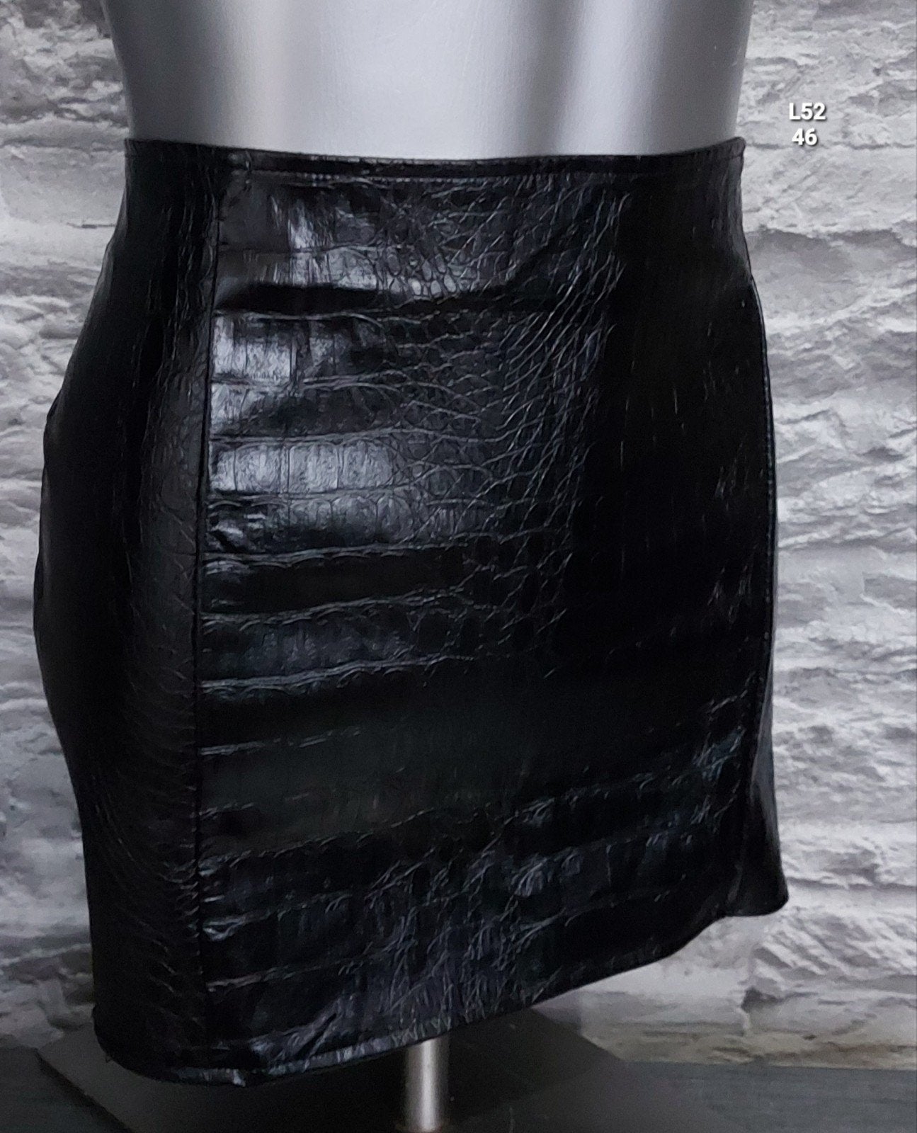 Kinky Zwarte krokodillenprint lak mini-rok, Zwart, Maat 46/48 (XL) of groter, Ophalen of Verzenden, Boven de knie