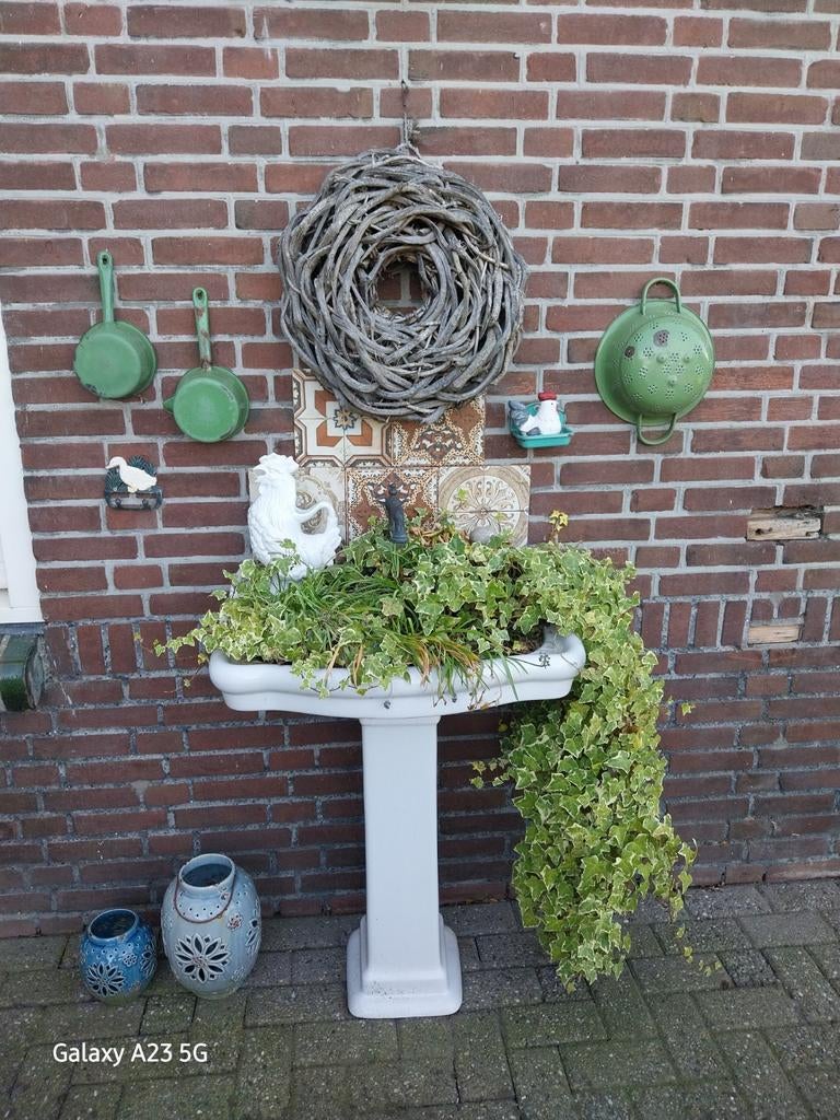 Antieke porseleinen wasbak met koperen kraan, Ophalen of Verzenden