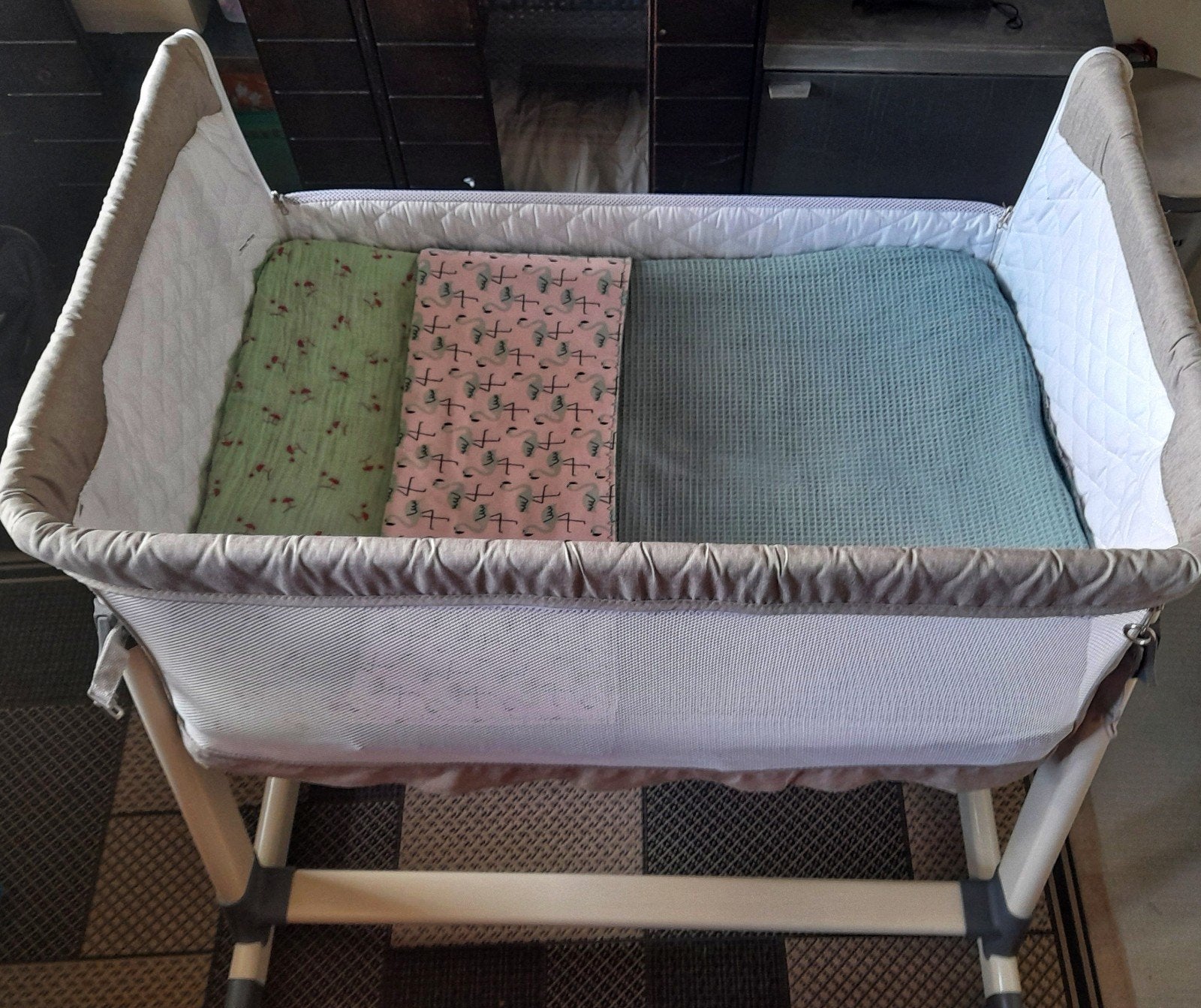 Co-sleeper/reisbedje met matras en beddengoed, Kinderen en Baby's, Babywiegjes en Ledikanten, Ophalen, Zo goed als nieuw, Overige typen