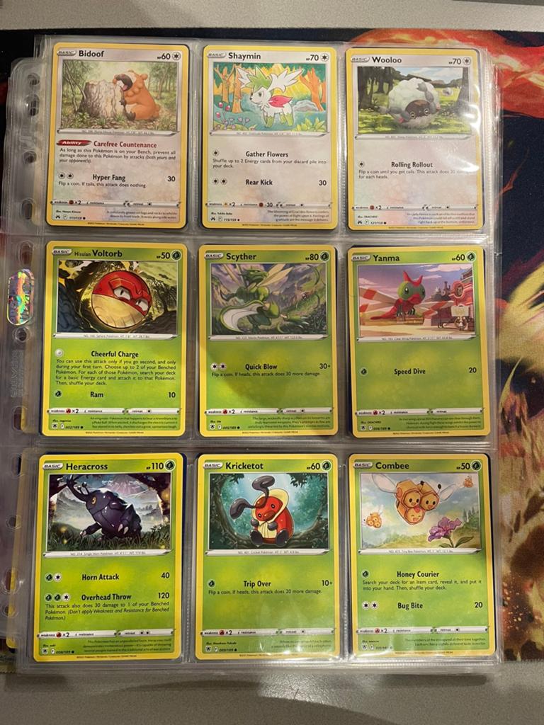 Set van 828 Pokemon kaarten uit Diverse Series, Verzenden, Zo goed als nieuw, Meerdere kaarten