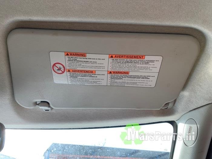 Zonneklep van een Suzuki Swift