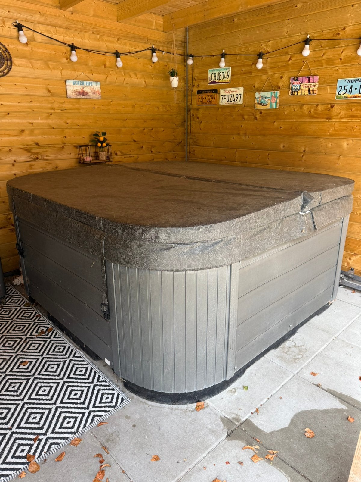 Mooie 6-persoons Balboa jacuzzi, Ophalen, Gebruikt, Vast