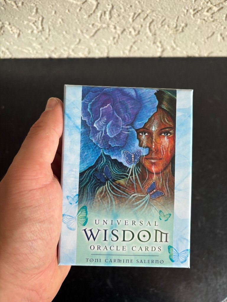 Toni Carmine Salerno - Universal Wisdom Oracle Cards, Achtergrond en Informatie, Tarot of Kaarten leggen, Zo goed als nieuw, Toni Carmine Salerno