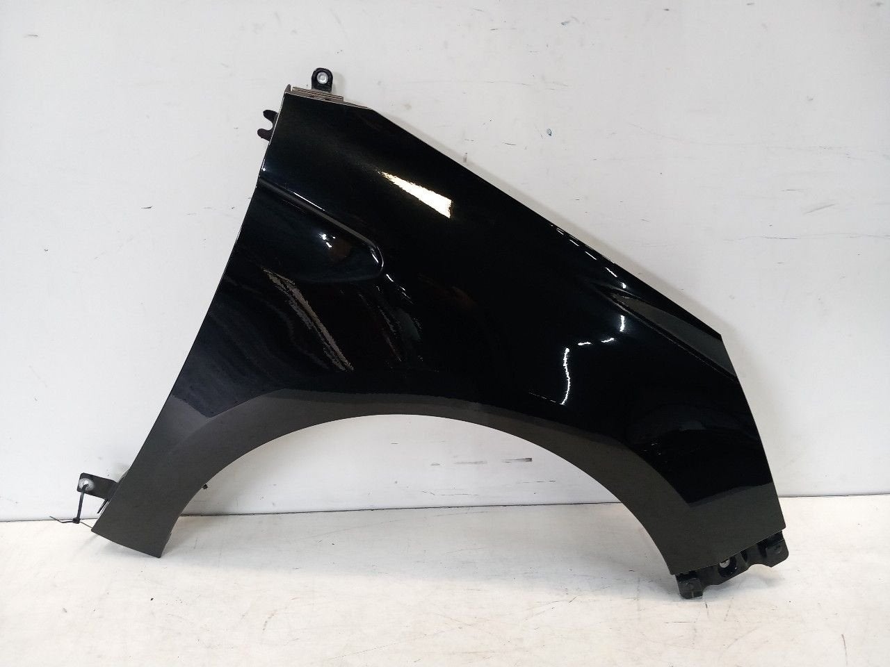 Spatbord rechts voor Renault Clio, Auto-onderdelen, Carrosserie en Plaatwerk, Onderdelen@venauto.nl, Van der Ven Autorecycling B.V.