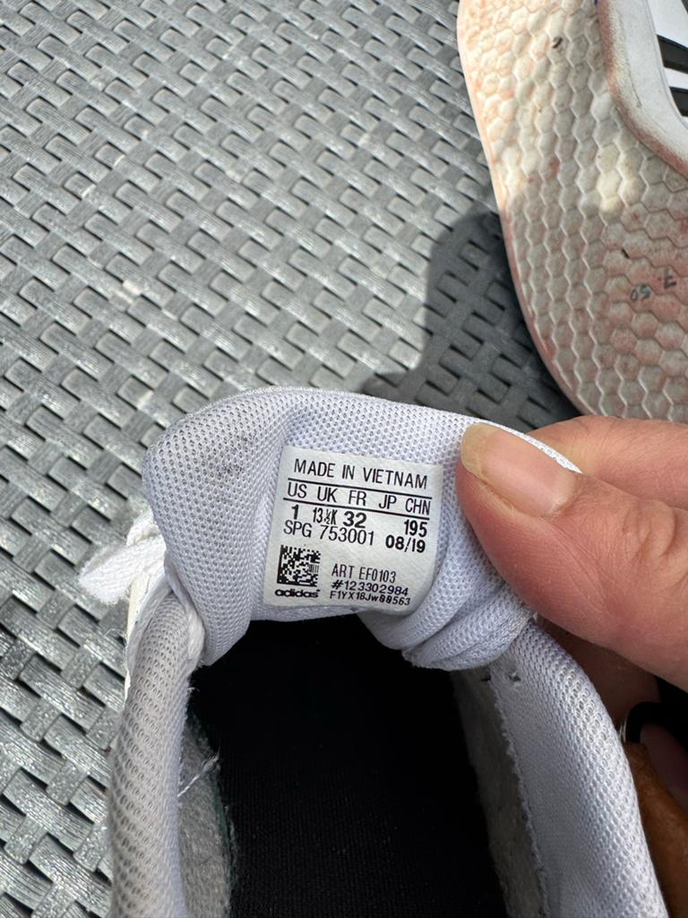 Adidas sneakers maat 32, Kinderen en Baby's, Kinderkleding | Schoenen en Sokken, Ophalen, Gebruikt, Jongen of Meisje, Schoenen