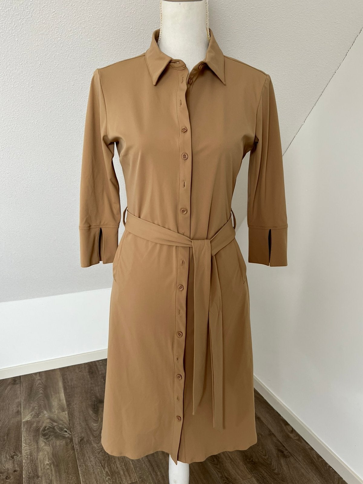 Cognac / camel travel jurk maat 36 Mi Piace, Bruin, Ophalen of Verzenden, Zo goed als nieuw, Knielengte