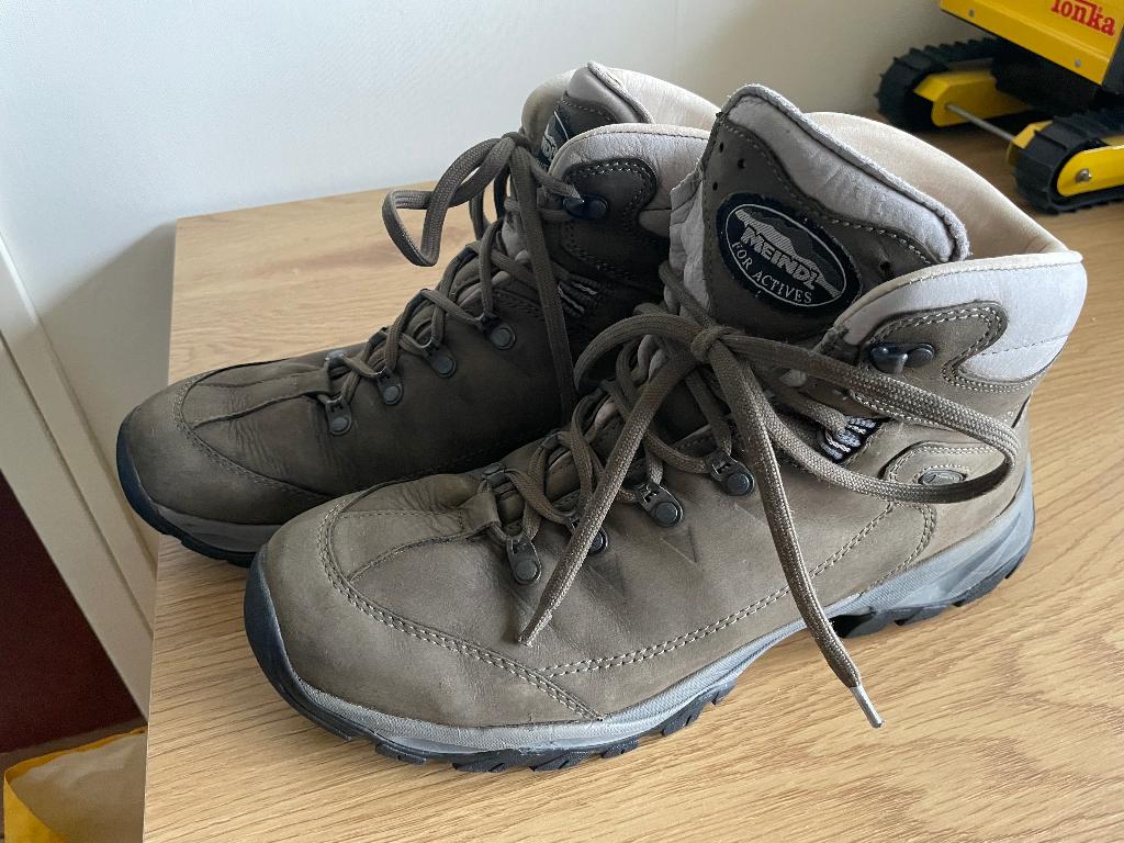 MEINDL BERGSCHOENEN / WANDELSCHOENEN mt 46 - WD014, Kleding | Heren, Schoenen, Gedragen, Wandelschoenen of Bergschoenen, Bruin