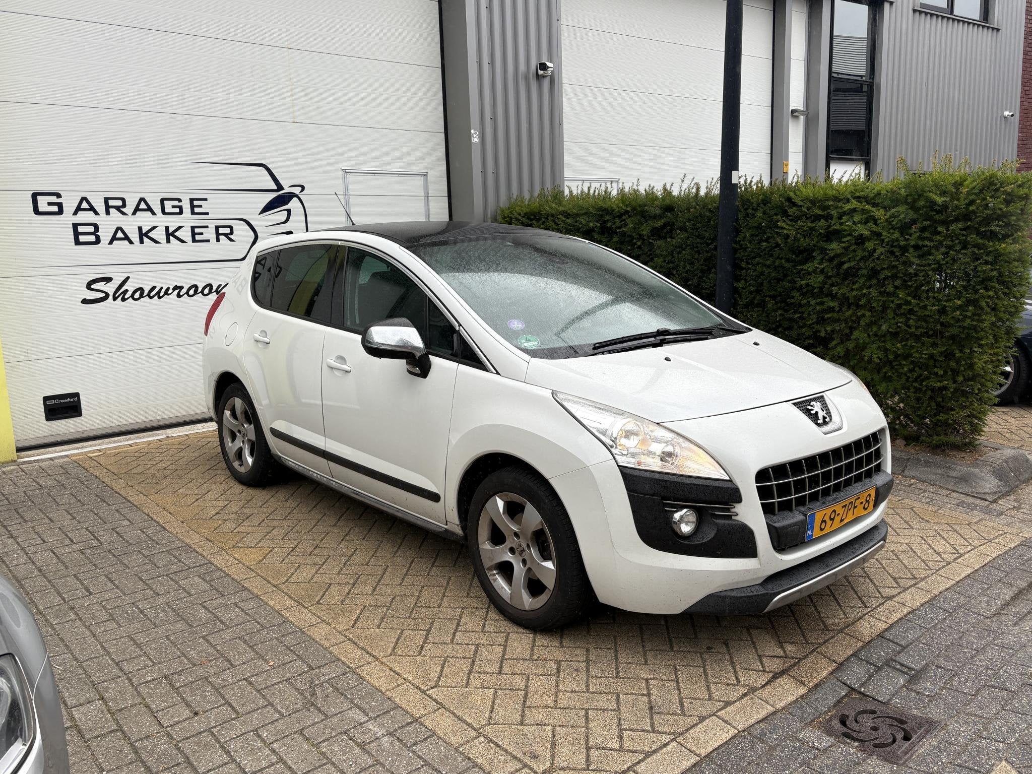 Peugeot 3008 1.6 VTi Style Panoramadak, Trekhaak, Navigatie, Voorwielaandrijving, Gebruikt, 4 cilinders, Wit