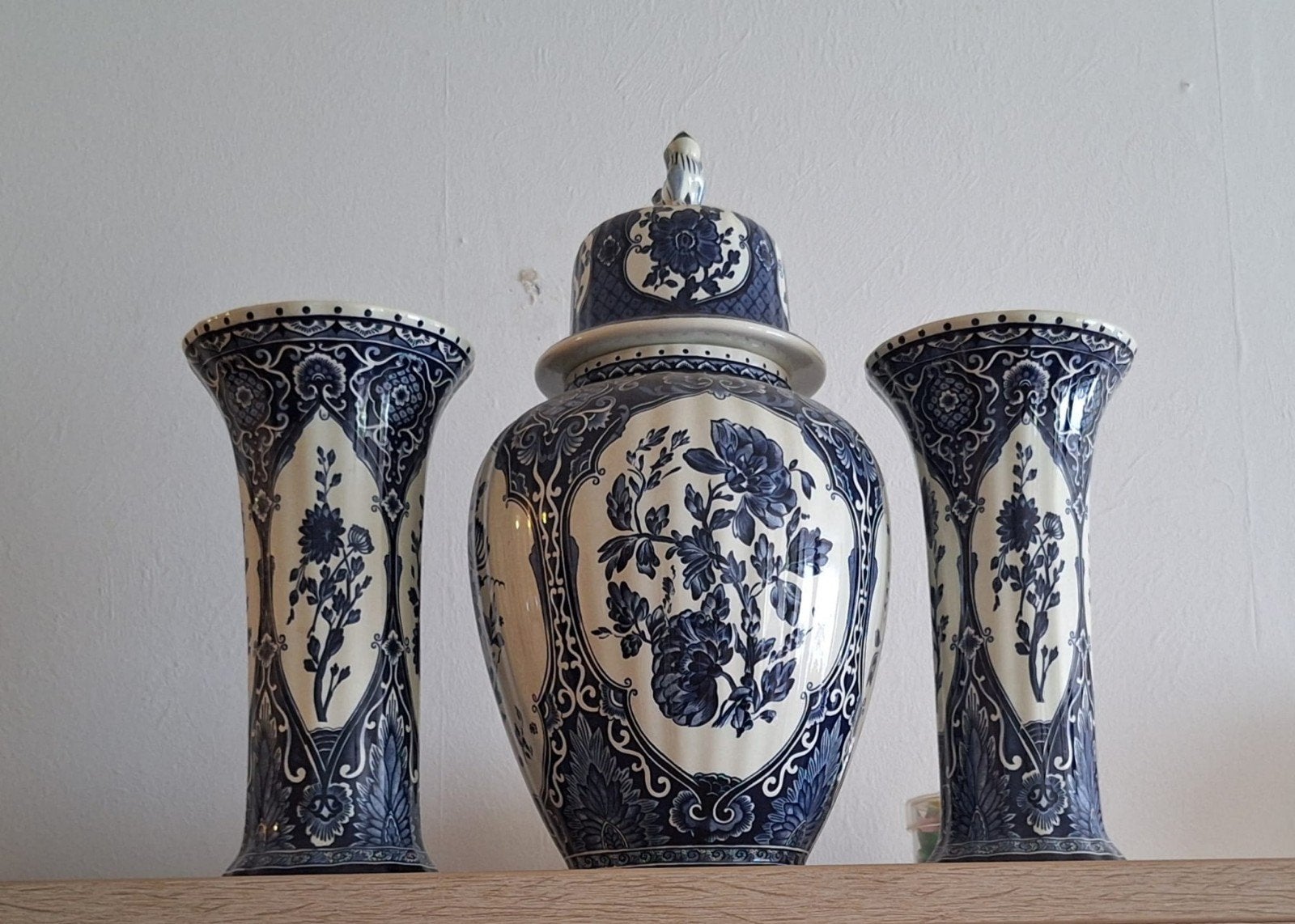 Delfts blauw vazen en pot set & Engel bloempot, Ophalen