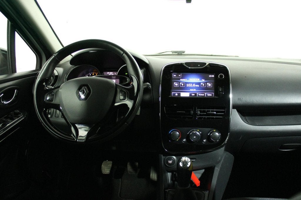 Renault Clio 0.9 TCe Expression 5-deurs|Cruise|LM velg|Scher, Voorwielaandrijving, Stof, Zwart, 540 kg