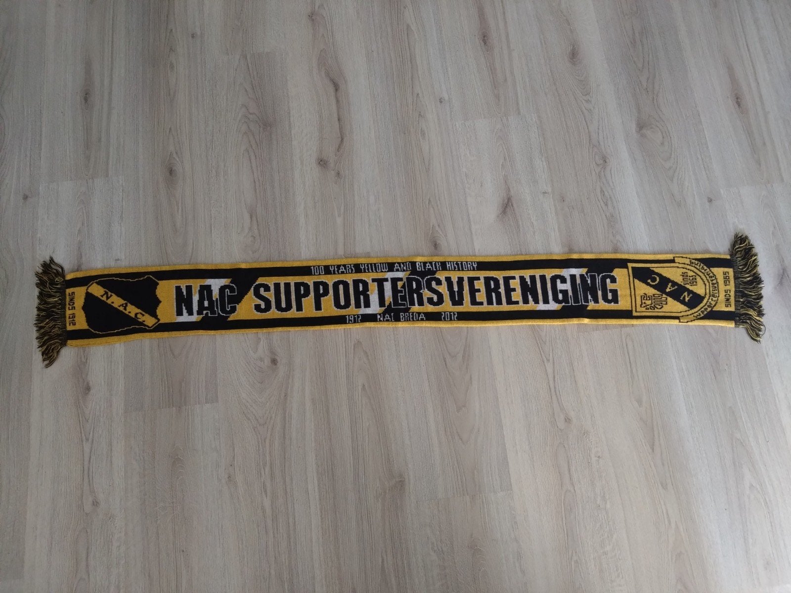 NAC Breda Supportersvereniging Sjaal - 100 Jaar, Overige maten, Ophalen of Verzenden, Zo goed als nieuw, Sjaal
