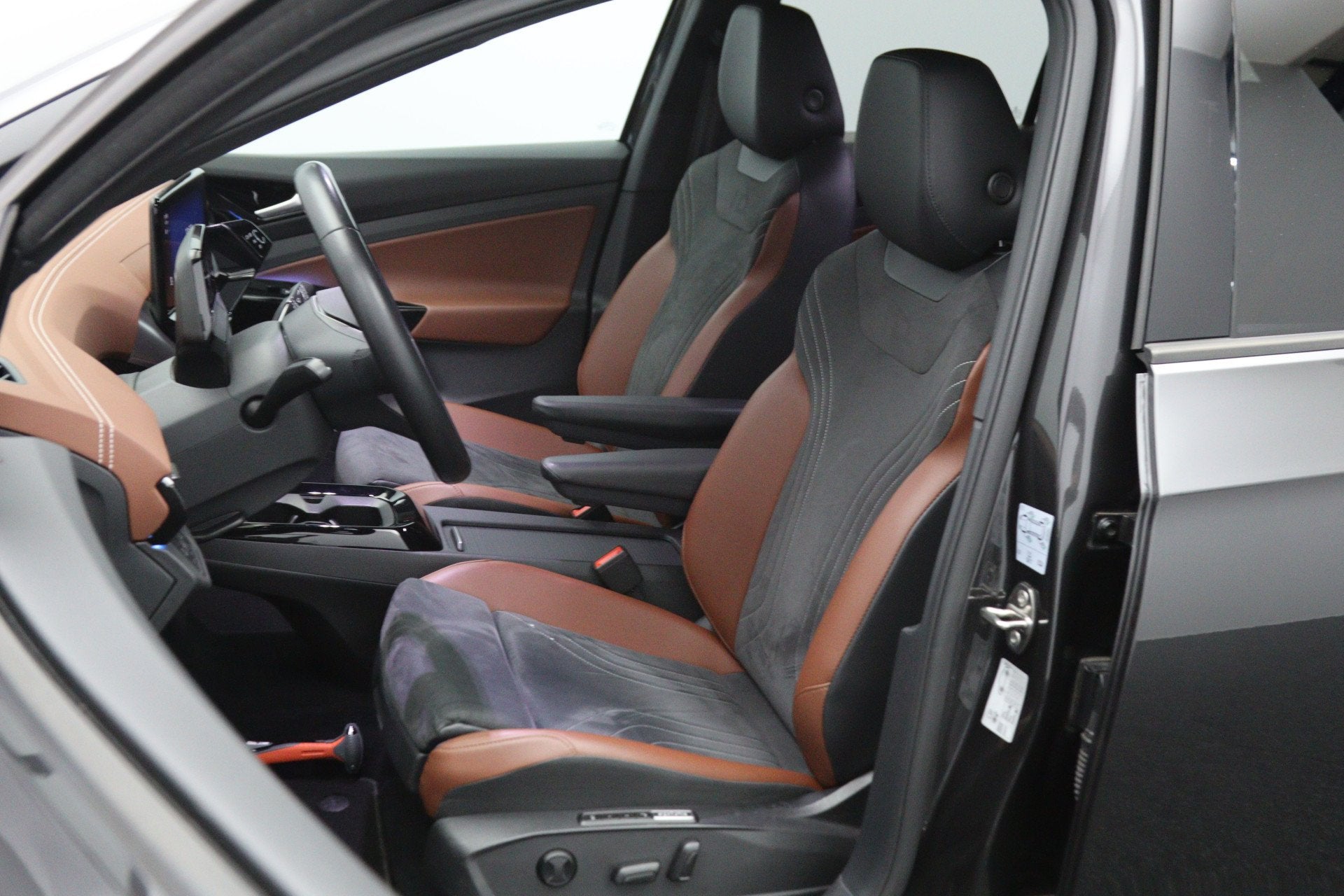 Volkswagen ID.4 Style 52 kWh, SOH 90 %, Leder-Alcantara, Win, Automaat, 12 maanden, Gebruikt, Zwart