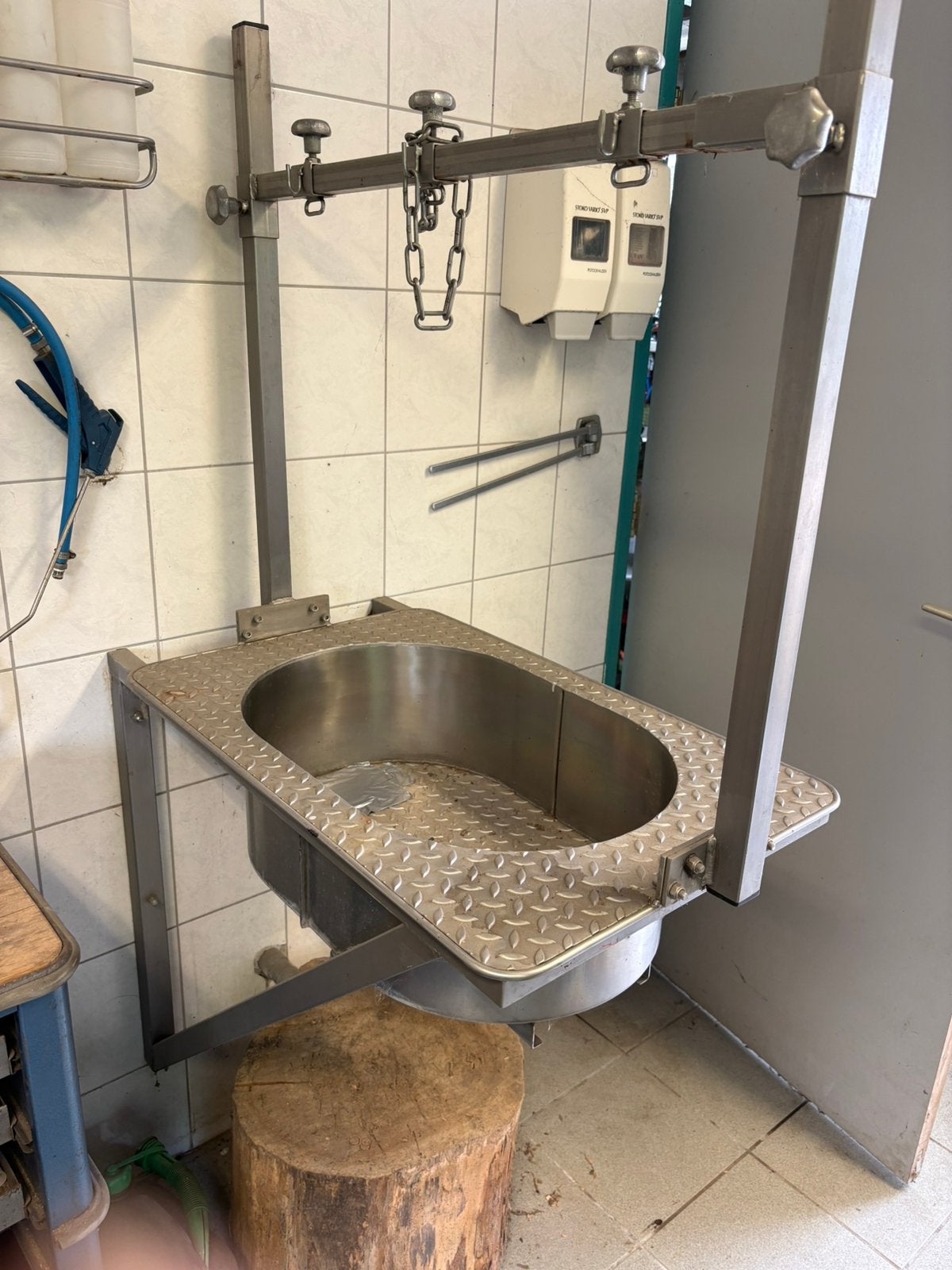 Diverse benodigdheden voor het inrichten van trimsalon, Dieren en Toebehoren, Ophalen, Gebruikt