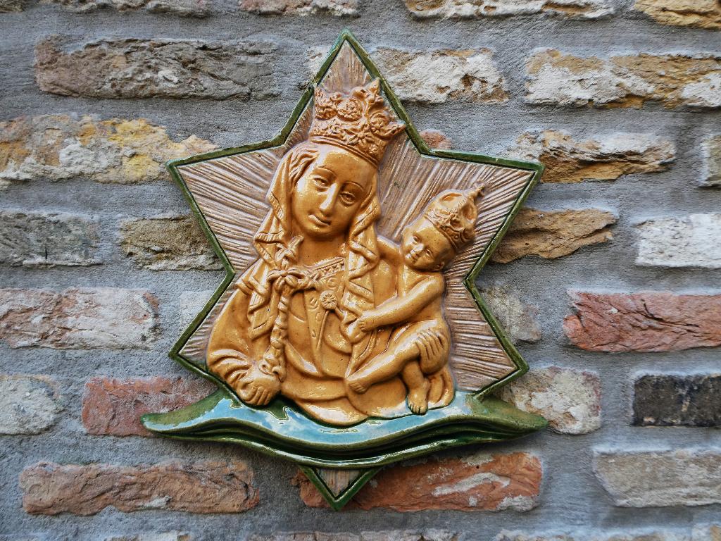 Gevelsteen plaquette Sterre Der Zee Maastricht Russel Tiglia, Antiek en Kunst, Antiek | Religie, Ophalen of Verzenden
