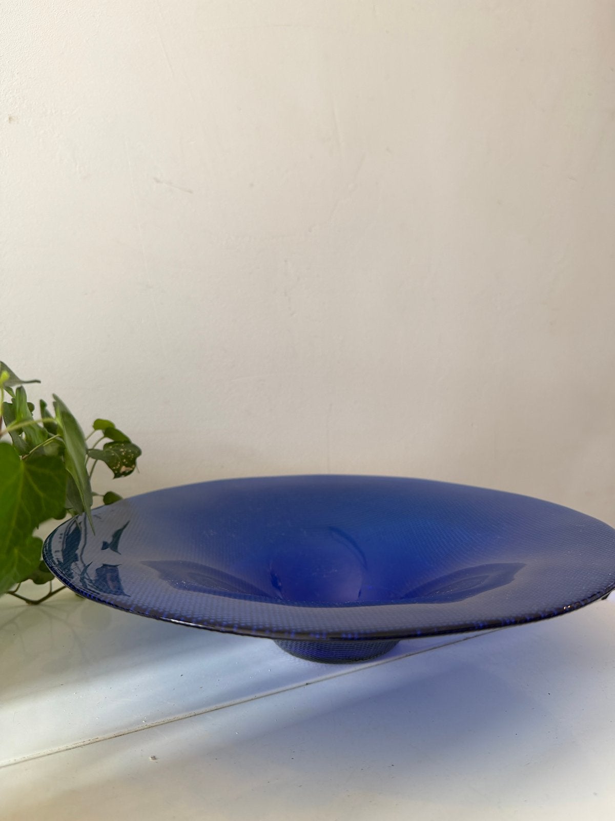 Vintage blauw glazen schaal, Antiek en Kunst, Ophalen of Verzenden