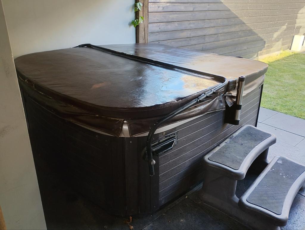 Maax jacuzzi opknapper, Tuin en Terras, Ophalen, Gebruikt, Trap, Vast
