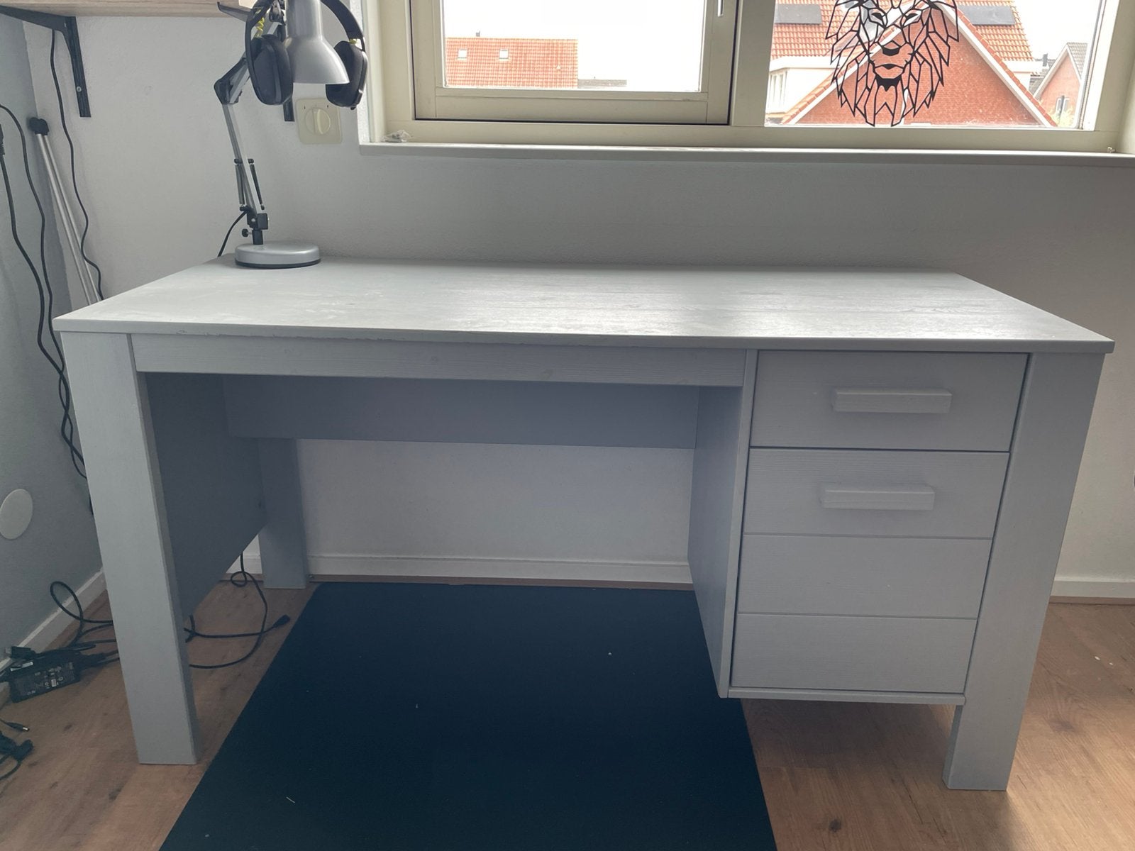 Mooi bureau Woood Dennis, betongrijs, Ophalen, Met lades, 141 cm, Hout