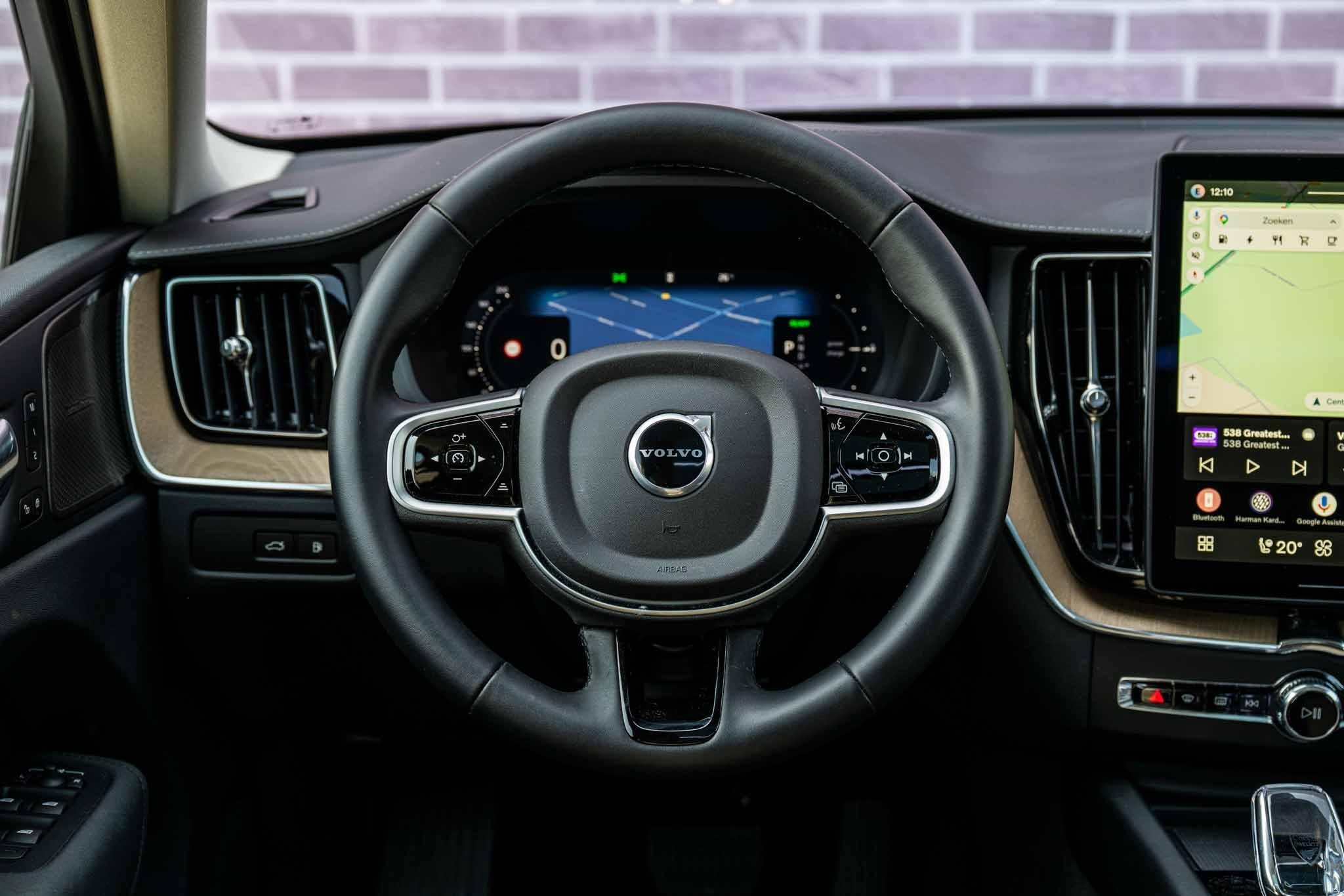 Volvo XC60 2.0 T6 Plug-in hybrid AWD Ultra Dark | Panorama d, Auto's, Volvo, Automaat, 12 maanden, Gebruikt, Euro 6