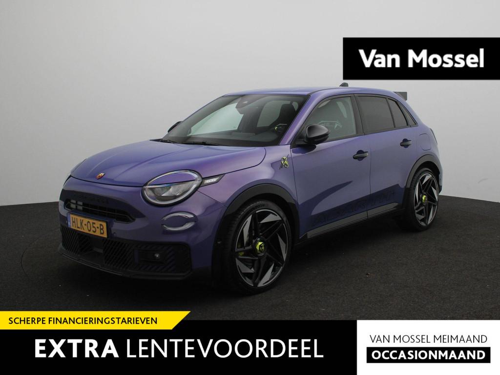 Fiat 600e Abarth Scorpionissima 54 kWh | Sabelt Kuipstoelen, Auto's, 12 maanden, Overige kleuren, Origineel Nederlands, SUV of Terreinwagen