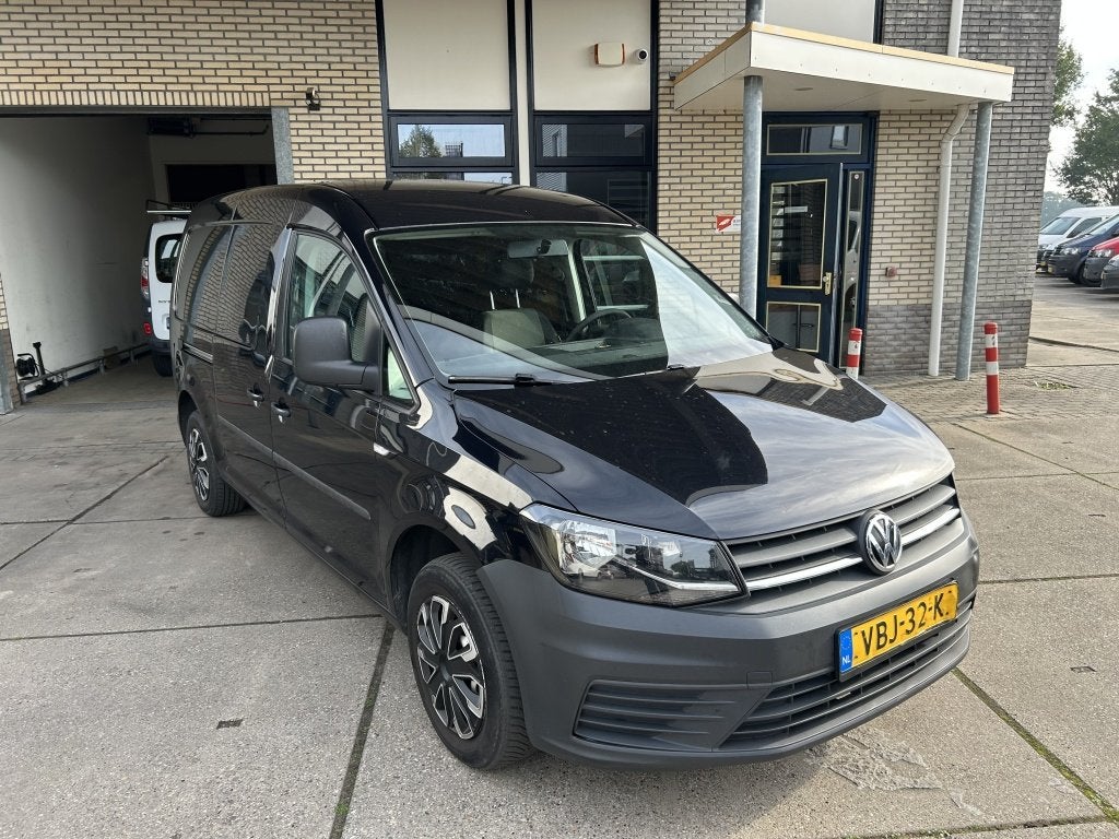 Volkswagen Caddy 2.0 TDI L2H1 BMT MAXI AUT MARGE ZWART, Auto's, Automaat, Stof, Gebruikt, Euro 6