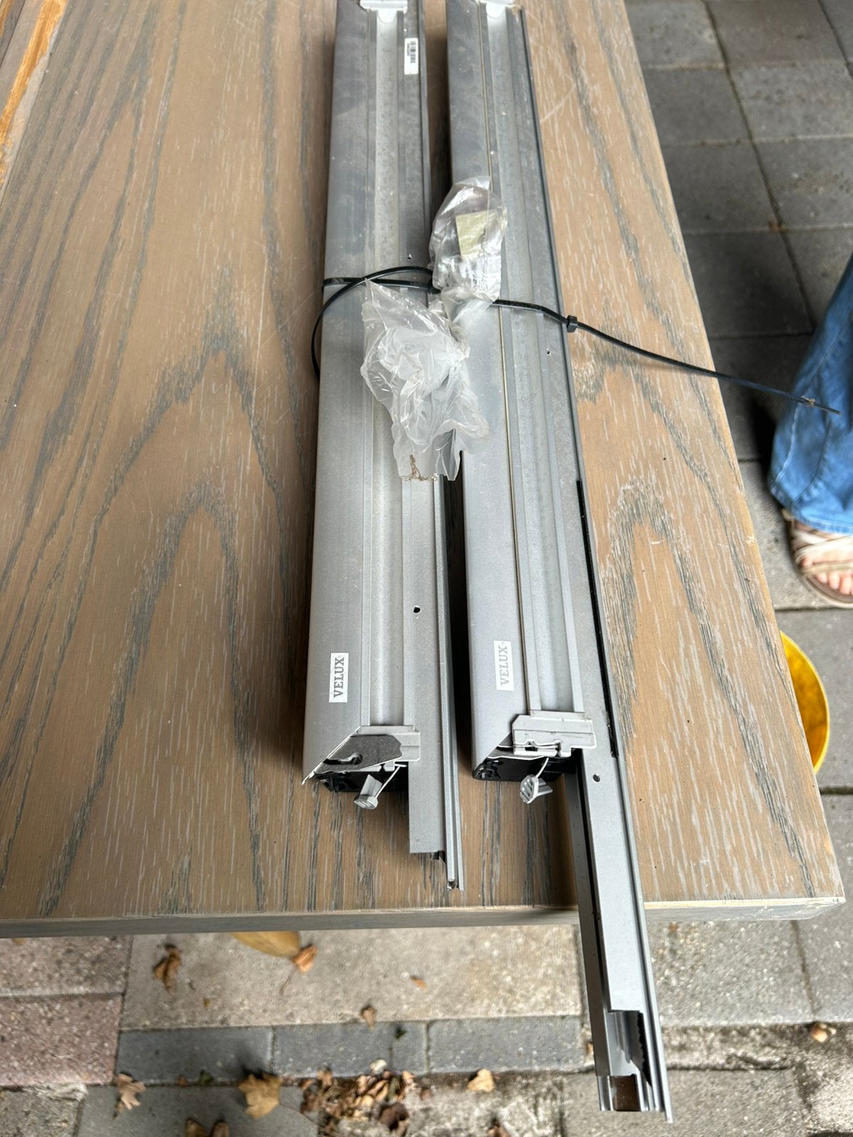 2 stuks Velux verduisterend rolgordijn, Ophalen of Verzenden, Zo goed als nieuw, Rolgordijn, Verduisterend