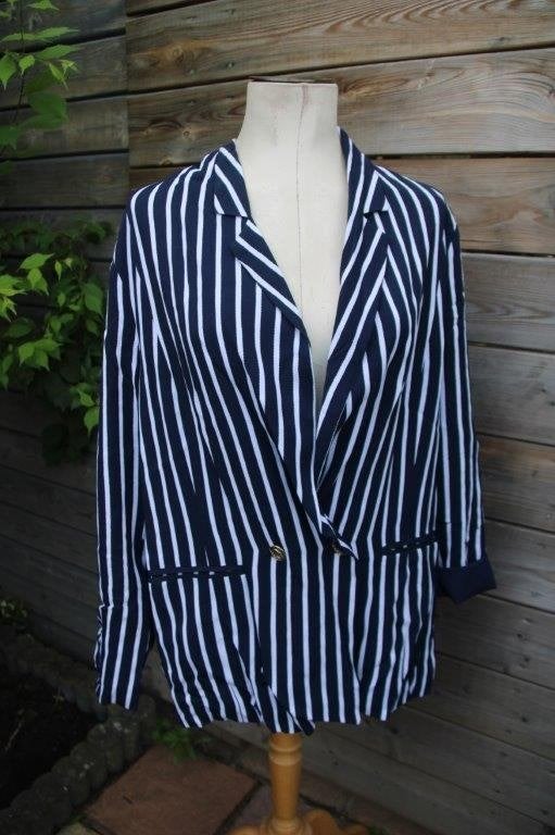 Jasje donkerblauw/ wit Caroline Biss mt 44 Vaste prijs, Blauw, Maat 42/44 (L), Ophalen of Verzenden, Zo goed als nieuw