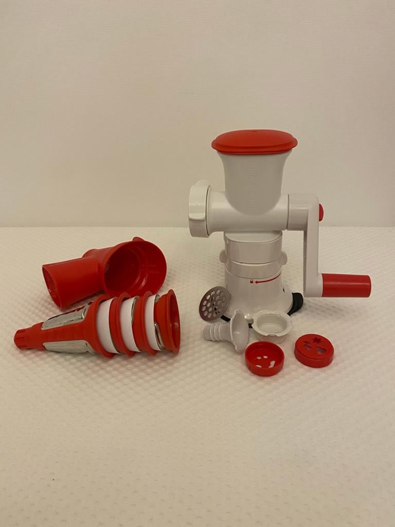 Tupperware Chef Turbo Keukenmachine met diverse opzetstukken, Ophalen of Verzenden, Zo goed als nieuw, Rood, Overige typen
