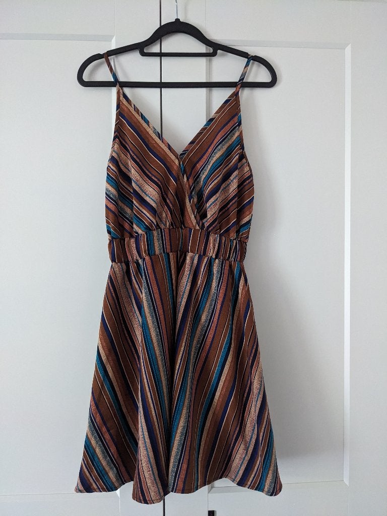 Nieuw mooi kort jurkje, meerkleurig., Kleding | Dames, Overige kleuren, Nieuw, Ophalen of Verzenden, Maat 36 (S)