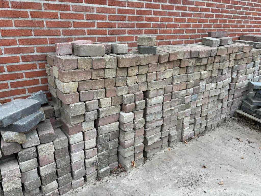 Rode en grijze klinkers - +/- 1200 stuks + halve klinkers, Ophalen, Gebruikt, Klinkers, 10 m² of meer