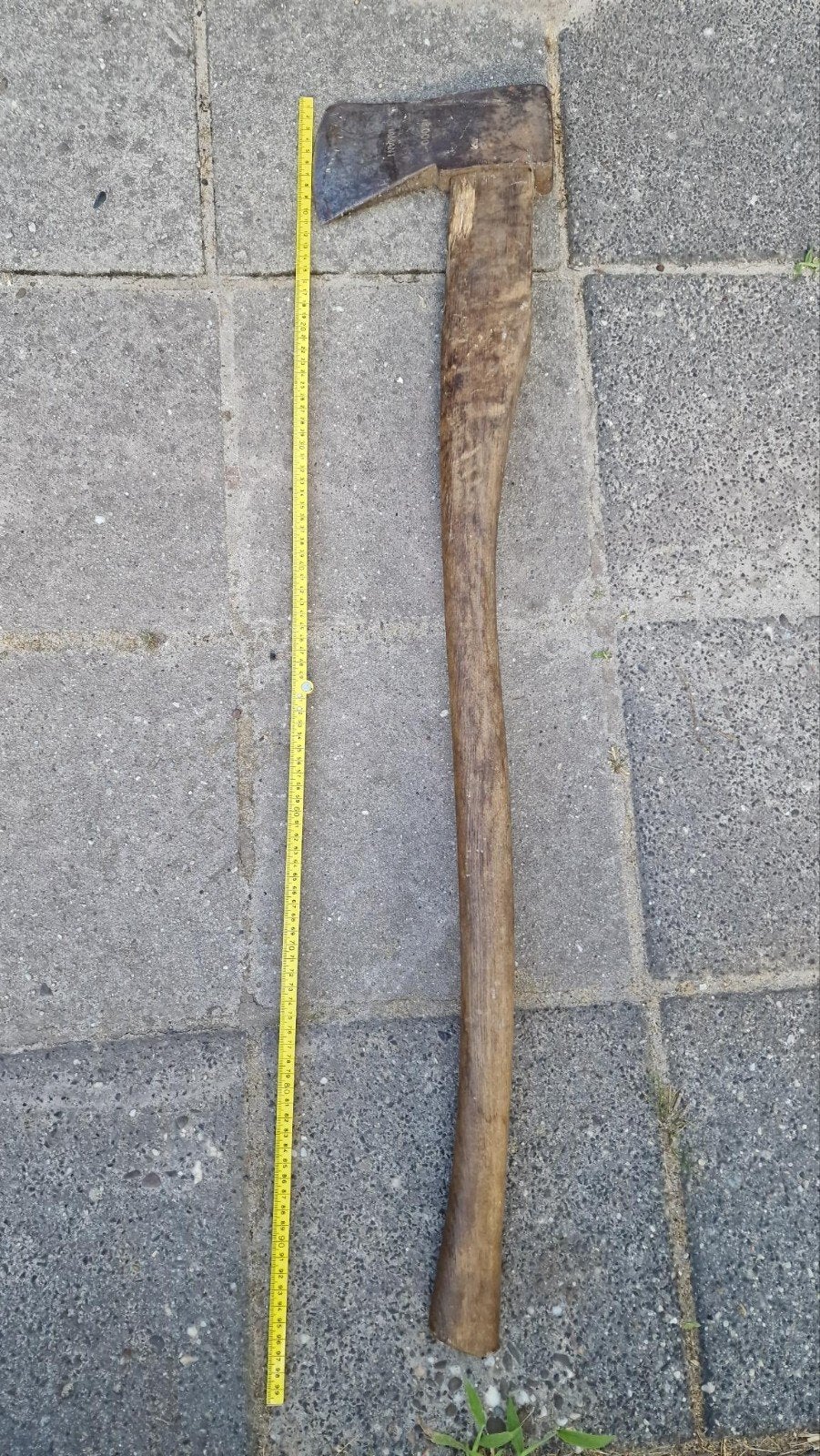 Grote bijl van 97 cm, Ophalen