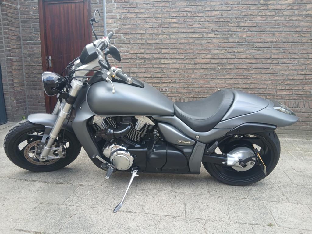 Suzuki Intruder M1800R Custom