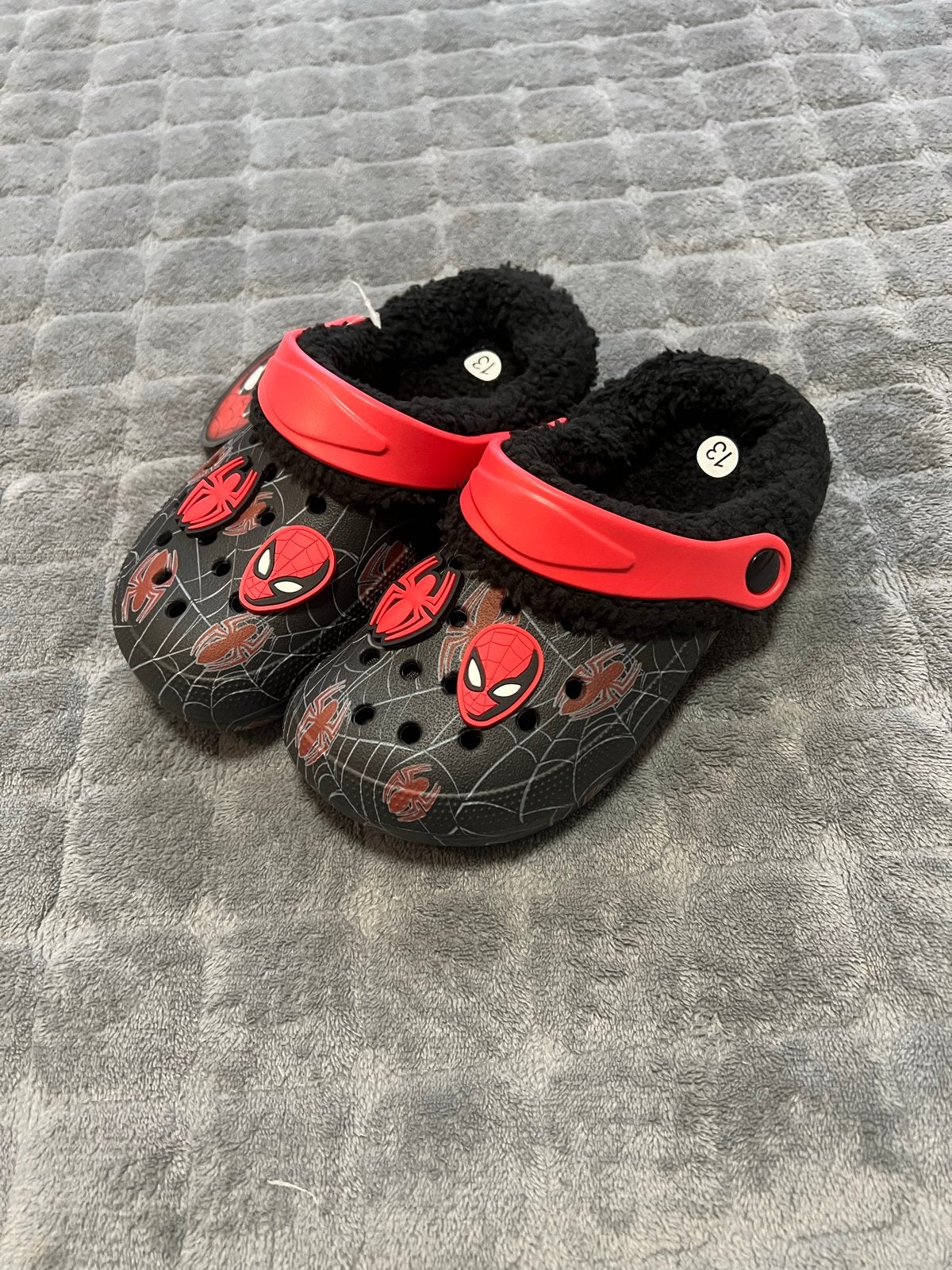NIEUW, gevoerde winter clogs van Spiderman, maat 31/32 (13), Overige typen, Nieuw, Ophalen of Verzenden, Jongen