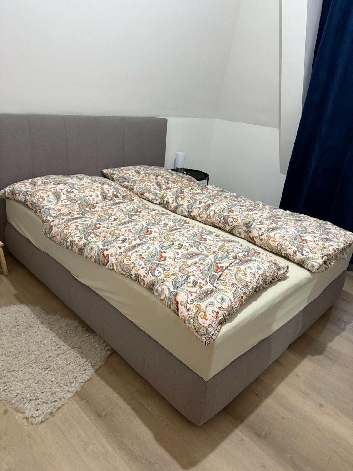 Boxspringbed 160x200, grijs, opbergruimte, topper, Ophalen, Tweepersoons, Zo goed als nieuw, 200 cm