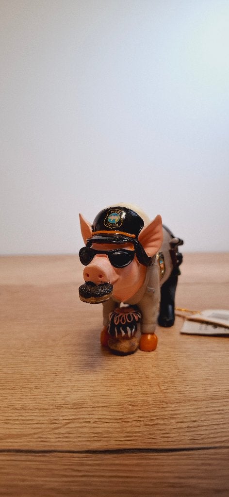 Pigs on Parade "Police Pig with Donut, Ophalen of Verzenden, Zo goed als nieuw, Dier