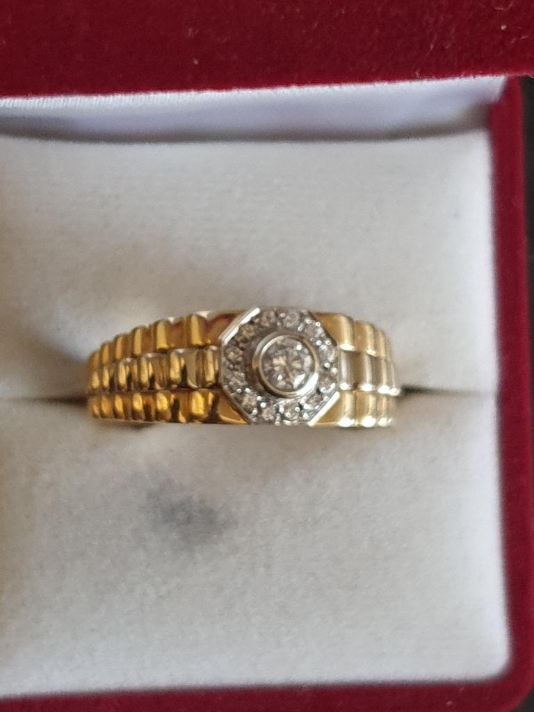 Rolex ring als nieuw 18 kr 750 met totaal 0,44 crt briljant, 20 of groter, Ophalen of Verzenden, Zo goed als nieuw, Dame of Heer