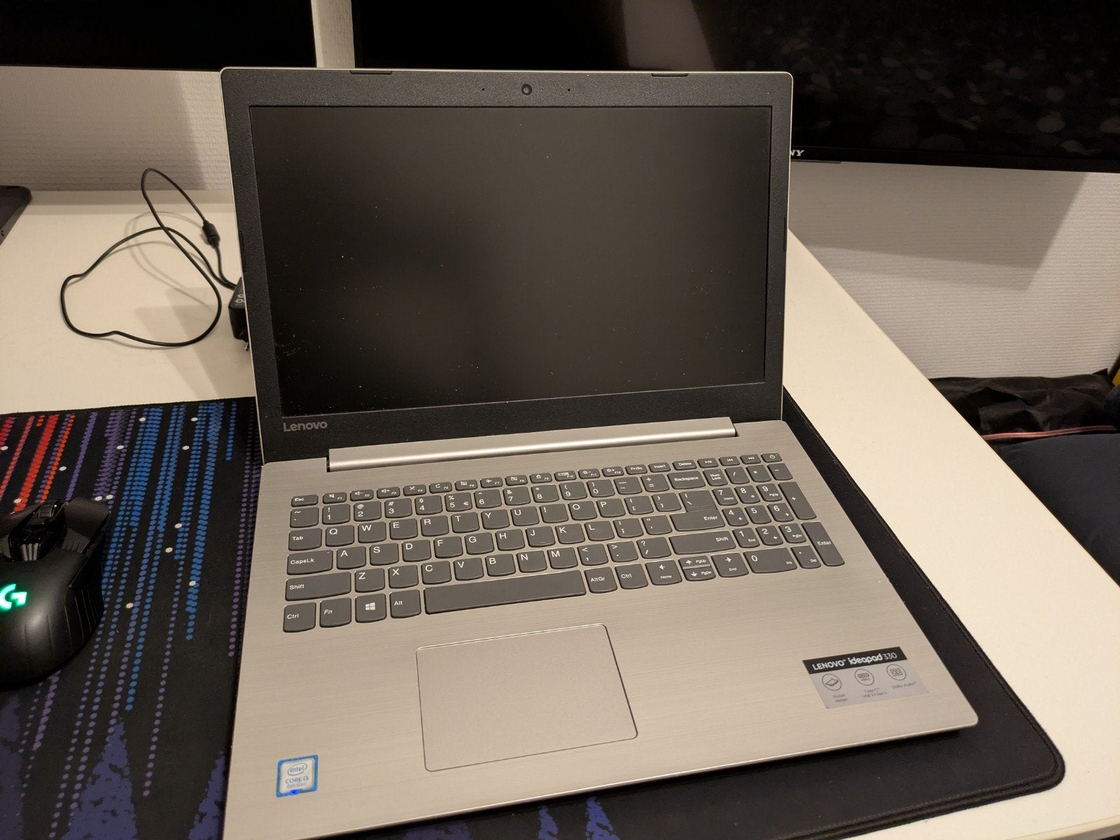 [15", i3-8130U(?), 4GB] Lenovo IdeaPad 330-15IKB, 4 GB of minder, 15 inch, Qwerty, Ophalen of Verzenden
