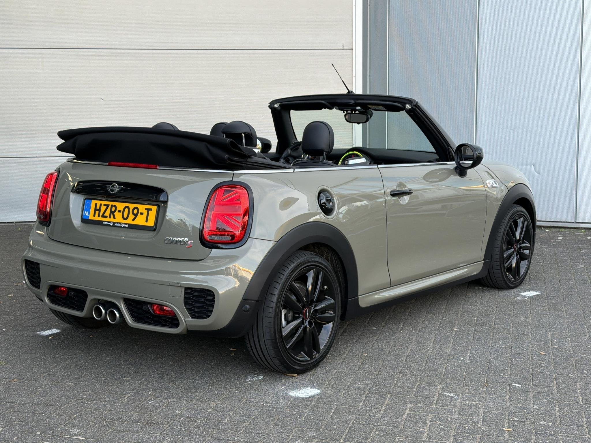 MINI Cabrio 2.0 Cooper S VERKOCHT, 1998 cc, Parkeerassistent, Gebruikt, Cabriolet