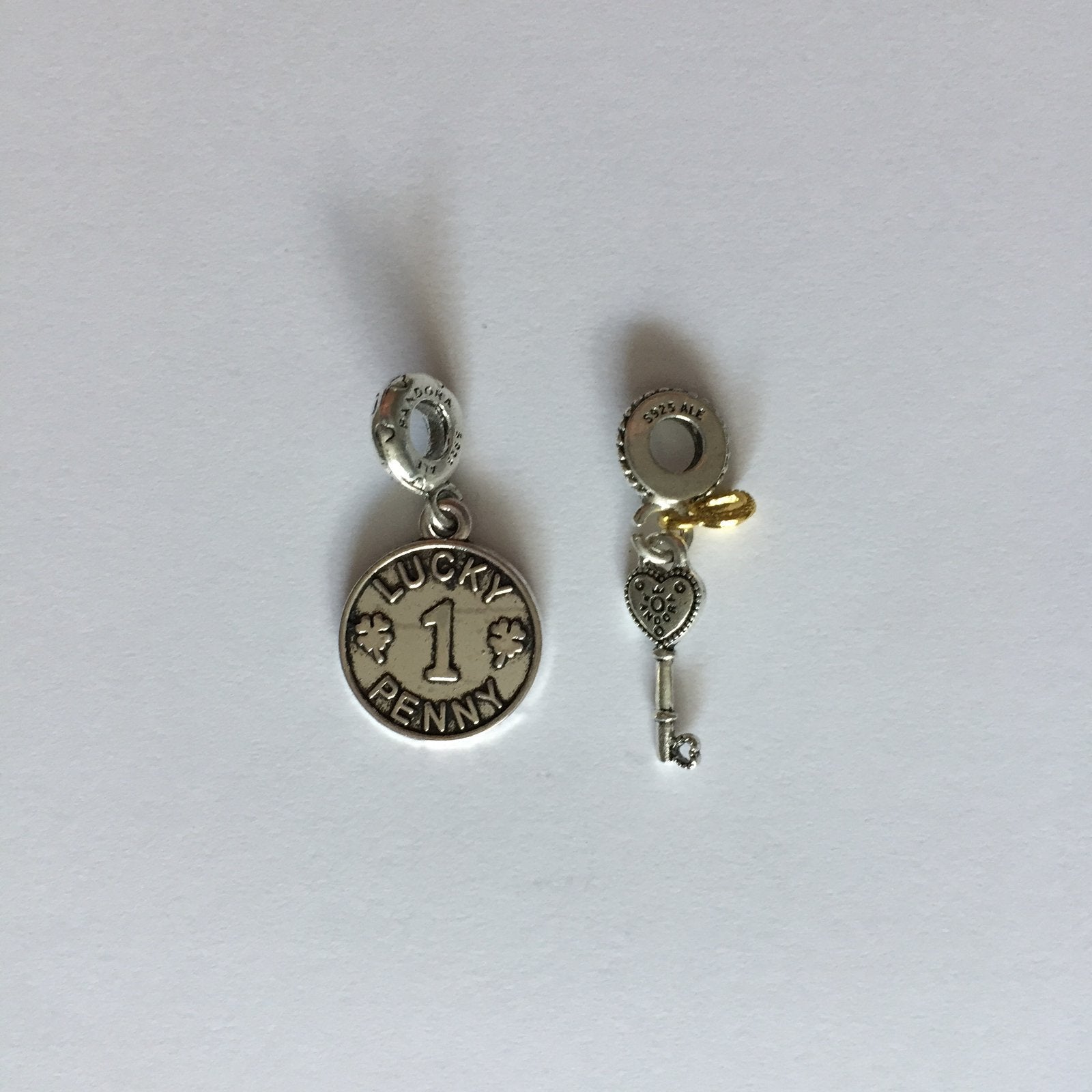 Geluksmuntje lucky penny bedels sleuteltje pandora zilver, 4 bedels of meer, Ophalen of Verzenden, Zo goed als nieuw, Zilver