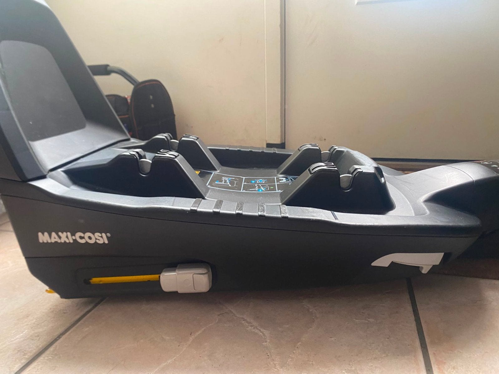 Maxi-Cosi autostoel met FamilyFix base - Compleet pakket, Autogordel of Isofix, Gebruikt, 0 t/m 13 kg, Maxi-Cosi