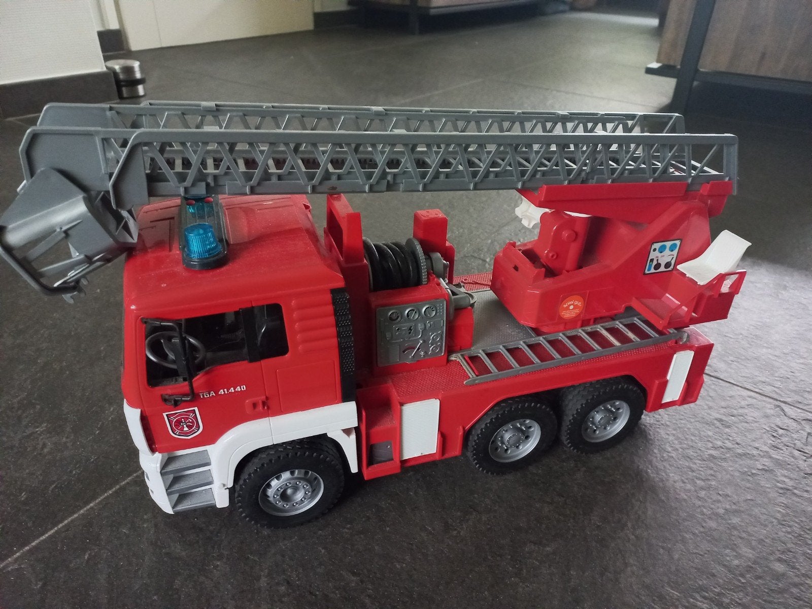 Bruder Brandweerauto met sirene en waterslang, Kinderen en Baby's, Speelgoed | Speelgoedvoertuigen, Zo goed als nieuw, Ophalen of Verzenden