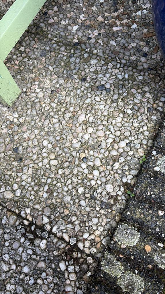 Gratis grindtegels 40x40 - 44 stuks, Ophalen, Gebruikt, 5 tot 10 m², Grind