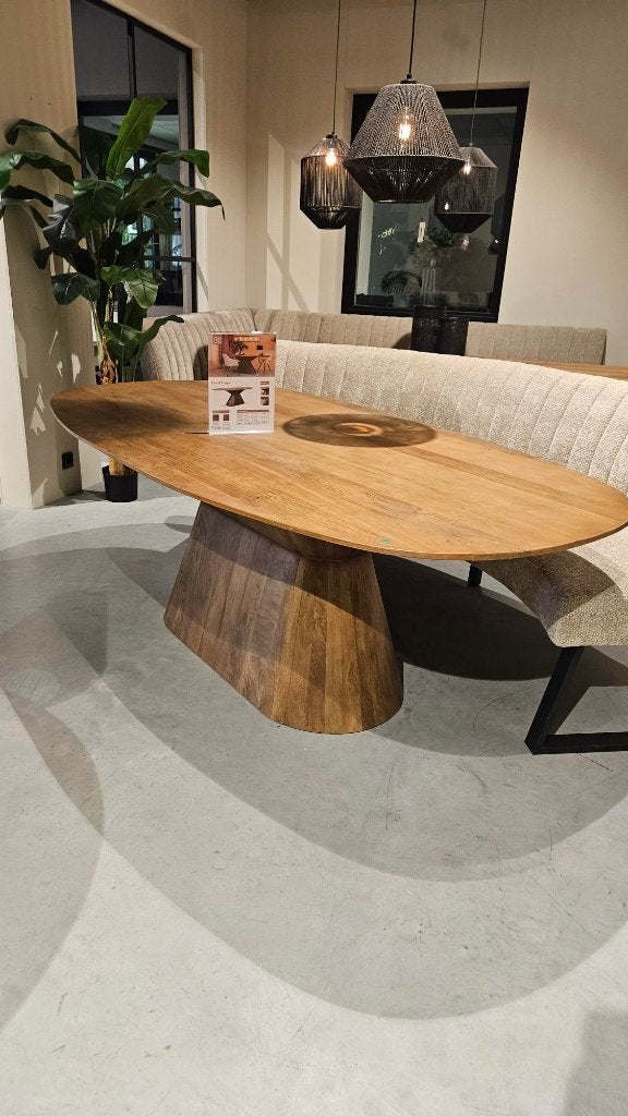 Ovalen Eettafel Ovalen middenpoot Showmodel van 999,-, Ophalen, 100 tot 150 cm, 200 cm of meer, Zo goed als nieuw