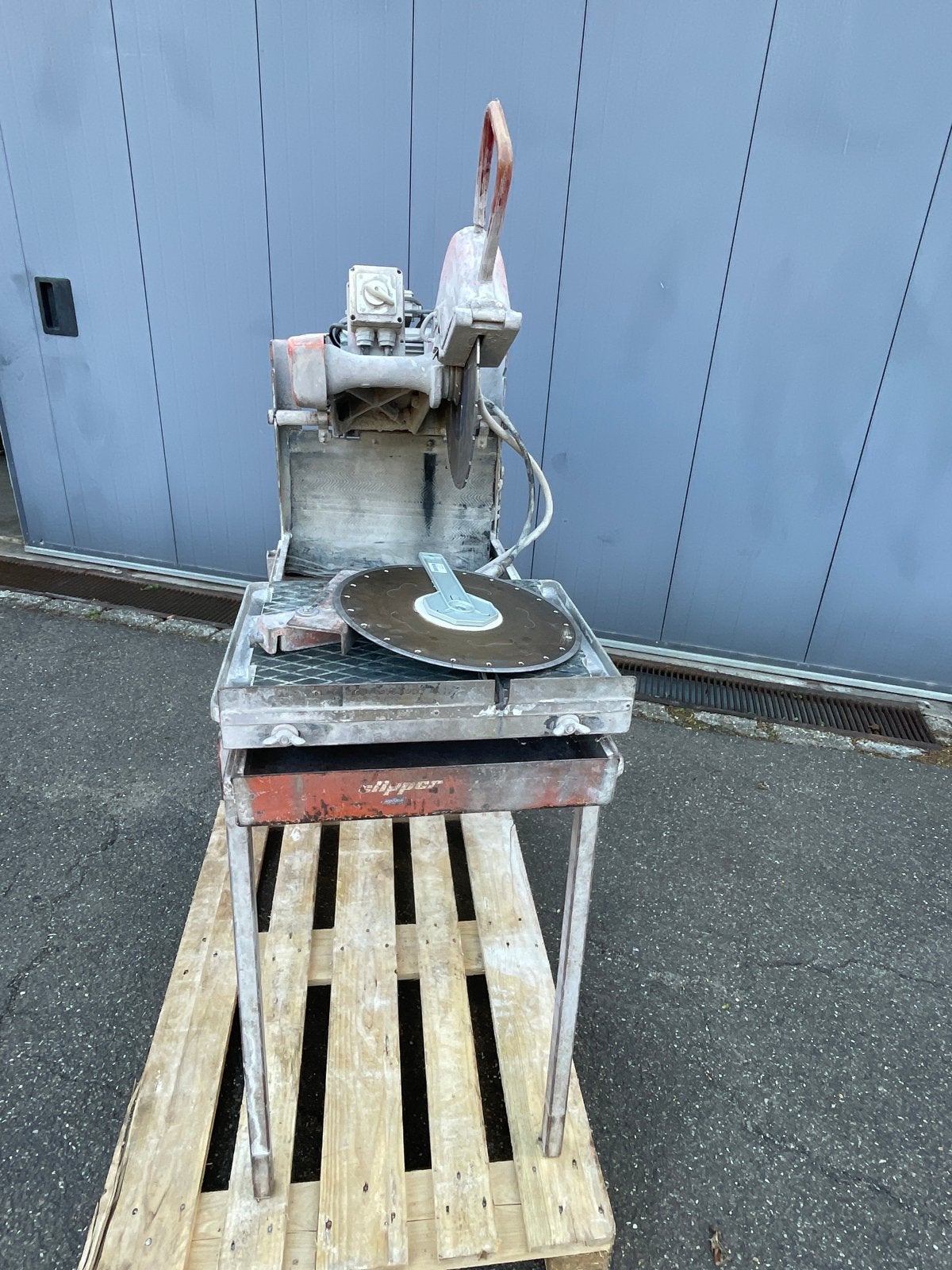 Clipper tegelzaagmachine met onderstel, Ophalen, Gebruikt, Cirkelzaag, 70 mm of meer
