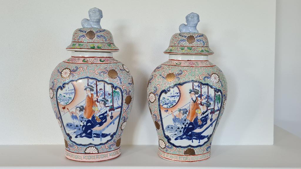 2 Ovale Antieke Chinese Famille Rose Dekselvazen h. 41 cm., Ophalen of Verzenden