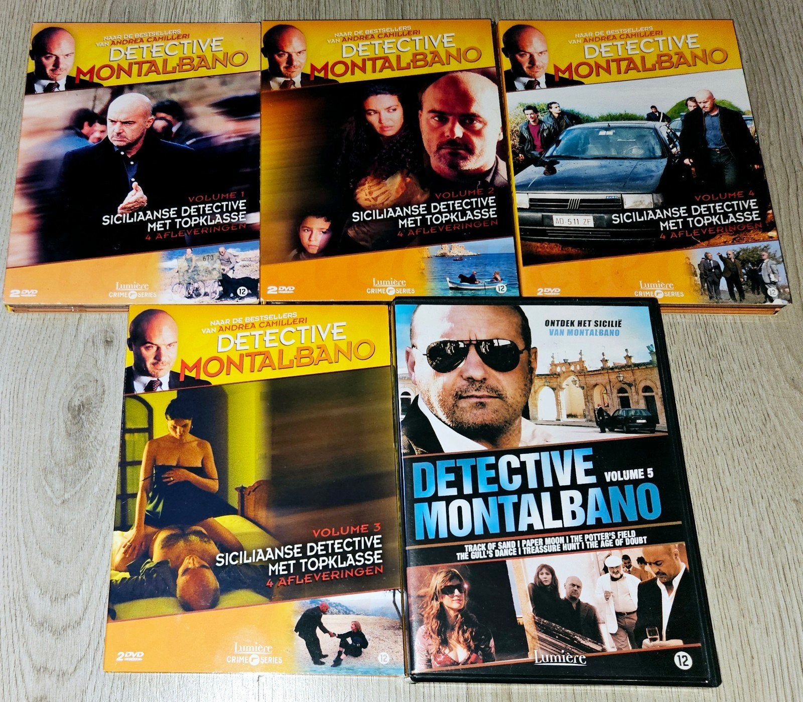 Detective Montalbano - 11 DVDs - Compleet (5 volumes), Nederlands, Ophalen of Verzenden, Zo goed als nieuw, Italiaans